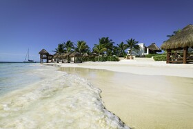 Margaritaville Island Reserve Riviera Cancún by Karisma