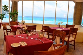 Mia Cancun Resort