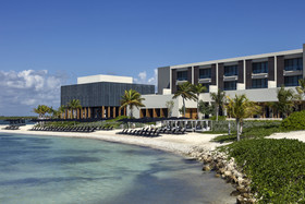 NIZUC Resort & Spa