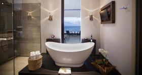 NIZUC Resort & Spa