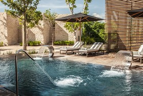 NIZUC Resort & Spa