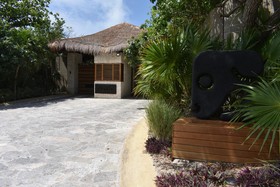 NIZUC Resort & Spa