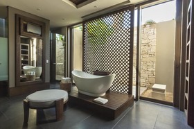 NIZUC Resort & Spa