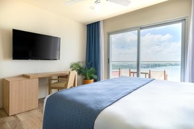 Hotel NYX Cancun