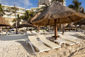 Hotel NYX Cancun