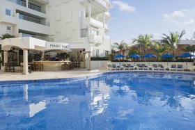 Hotel NYX Cancun