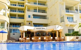 Hotel NYX Cancun