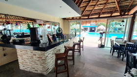 Paradise Beachfront & Nightlife Heart
