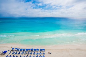 Paradise Beachfront & Nightlife Heart