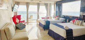 Paradise Beachfront & Nightlife Heart
