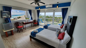 Paradise Beachfront & Nightlife Heart