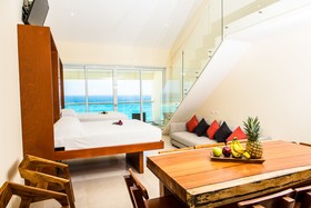 Paradise Beachfront & Nightlife Heart