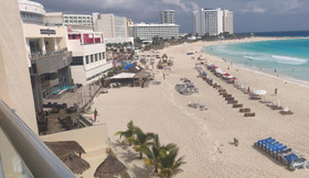 Paradise Beachfront & Nightlife Heart