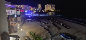 Paradise Beachfront & Nightlife Heart