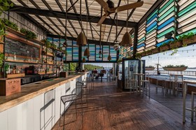 Mayan Monkey Hostel & Bar