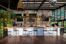 Mayan Monkey Hostel & Bar
