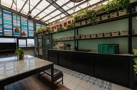 Mayan Monkey Hostel & Bar
