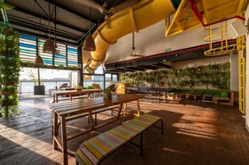 Mayan Monkey Hostel & Bar