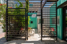 Mayan Monkey Hostel & Bar