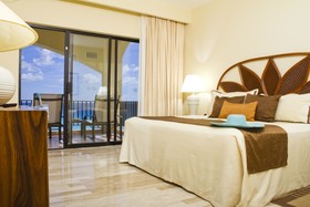 Hilton Cancun Mar Caribe All-Inclusive Resort