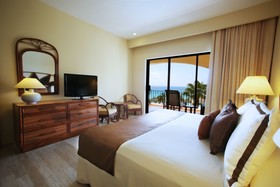 Hilton Cancun Mar Caribe All-Inclusive Resort