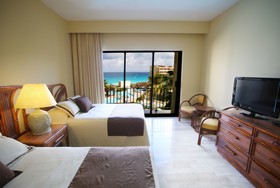 Hilton Cancun Mar Caribe All-Inclusive Resort