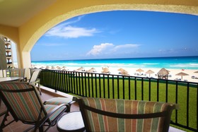 Hilton Cancun Mar Caribe All-Inclusive Resort