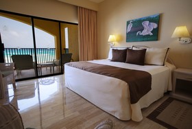 The Royal Islander - An All Suites Resort
