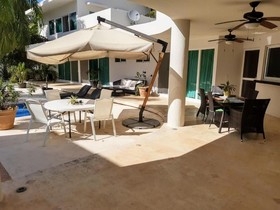 Villa Airport Prestige