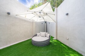 Kippal Modern Oasis ApartHotel