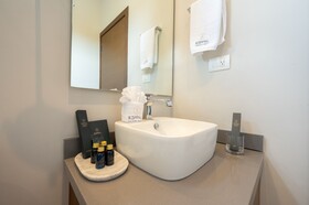 Kippal Modern Oasis ApartHotel