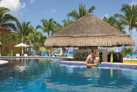 Secrets Aura Cozumel