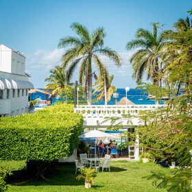 Villa Blanca Garden Beach
