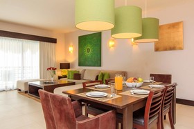 Aldea Thai by Moskito