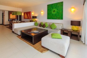 Aldea Thai by Moskito