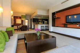 Aldea Thai by Moskito