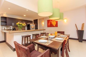 Aldea Thai by Moskito