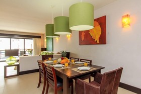 Aldea Thai by Moskito