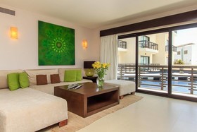 Aldea Thai by Moskito