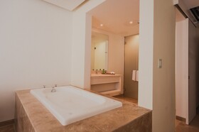 Antera Hotel & Residences