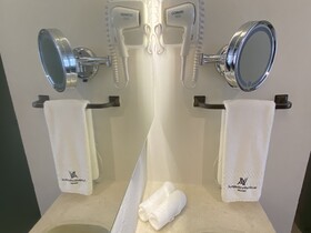 Auténtico Vertical Hotel