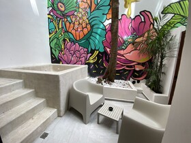 Auténtico Vertical Hotel
