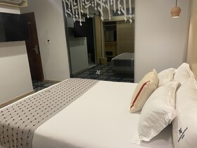 Auténtico Vertical Hotel