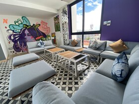 Auténtico Vertical Hotel