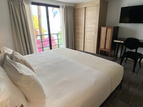 Auténtico Vertical Hotel