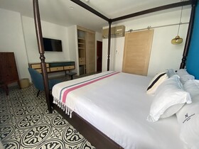 Auténtico Vertical Hotel