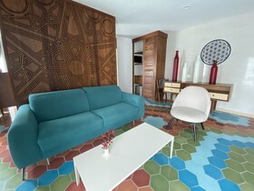 Auténtico Vertical Hotel