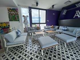 Auténtico Vertical Hotel