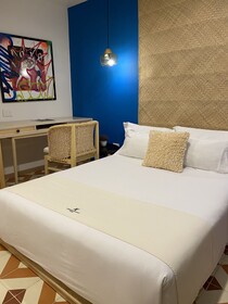 Auténtico Vertical Hotel