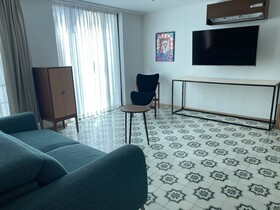 Auténtico Vertical Hotel